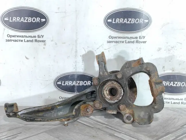 Кулак передний левый  Range Rover Sport L320 05-09