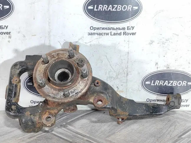 Кулак передний левый  Range Rover Sport L320 05-09