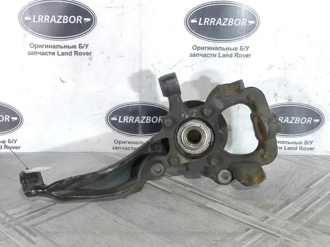 Кулак передний левый  Range Rover Sport L320 09-13