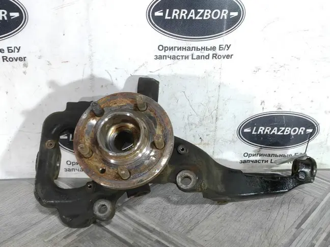 Кулак передний левый  Range Rover Sport L320 09-13