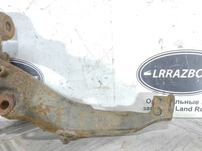 Кулак передний левый  Range Rover Sport L320 09-13