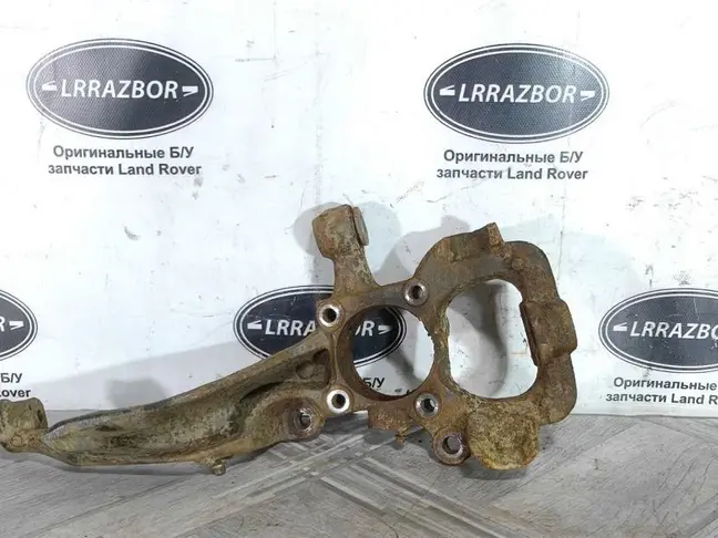 Кулак передний левый  Range Rover Sport L320 09-13