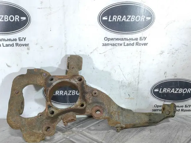 Кулак передний левый  Range Rover Sport L320 09-13