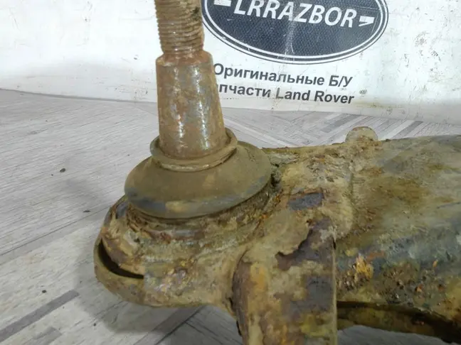 Рычаг передний нижний левый Range Rover Sport L320