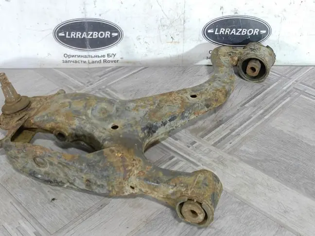 Рычаг передний нижний левый Range Rover Sport L320