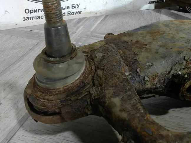 Рычаг передний нижний левый Range Rover Sport L320