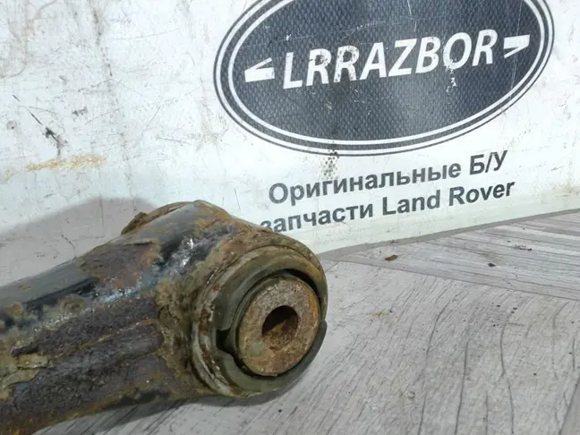 Рычаг передний нижний левый Range Rover Sport L320