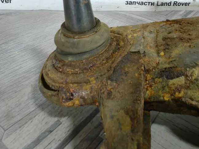 Рычаг передний нижний левый Range Rover Sport L320
