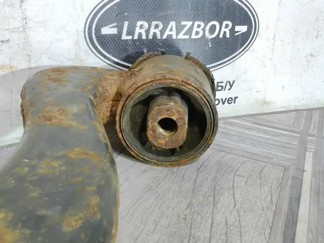 Рычаг передний нижний левый Range Rover Sport L320