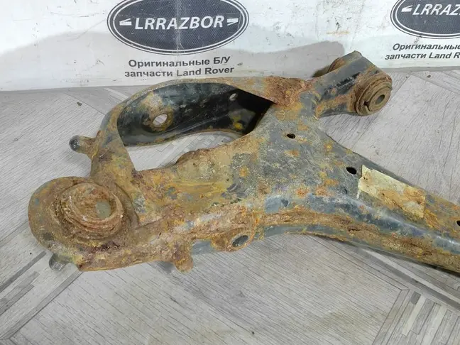 Рычаг передний нижний левый Range Rover Sport L320