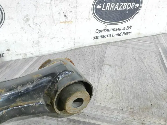 Рычаг передний нижний левый Range Rover Sport L320