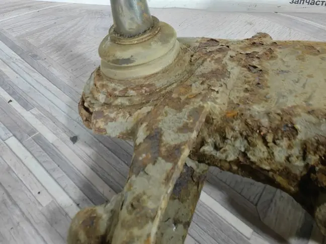 Рычаг передний нижний левый Range Rover Sport L320