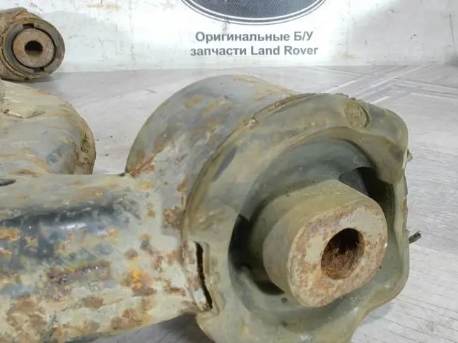 Рычаг передний нижний левый Range Rover Sport L320