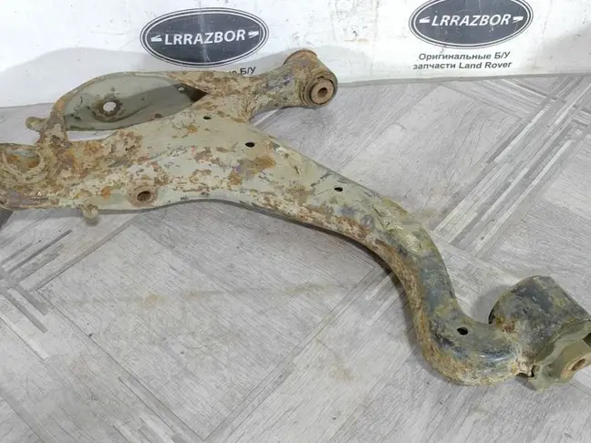 Рычаг передний нижний левый Range Rover Sport L320