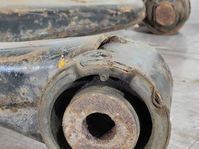 Рычаг передний нижний левый Range Rover Sport L320