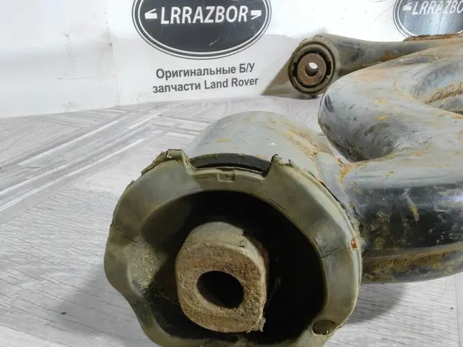 Рычаг передний нижний левый Range Rover Sport L320