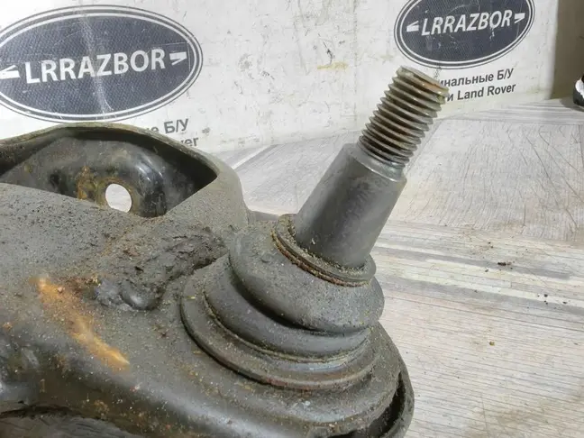 Рычаг передний нижний левый Range Rover Sport L320