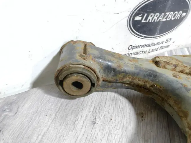 Рычаг передний нижний левый Range Rover Sport L320
