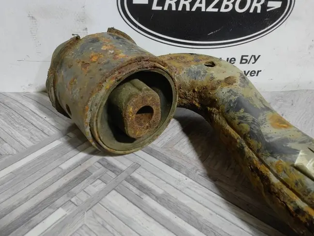 Рычаг передний нижний левый Range Rover Sport L320