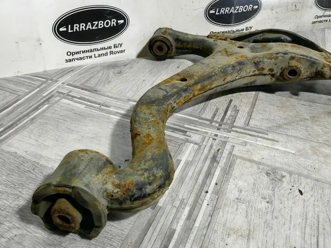Рычаг передний нижний левый Range Rover Sport L320