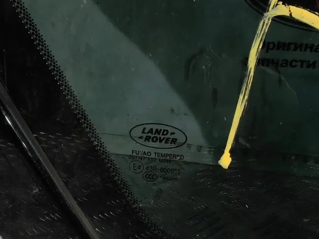 Стекло багажника левое Land Rover Freelander 2