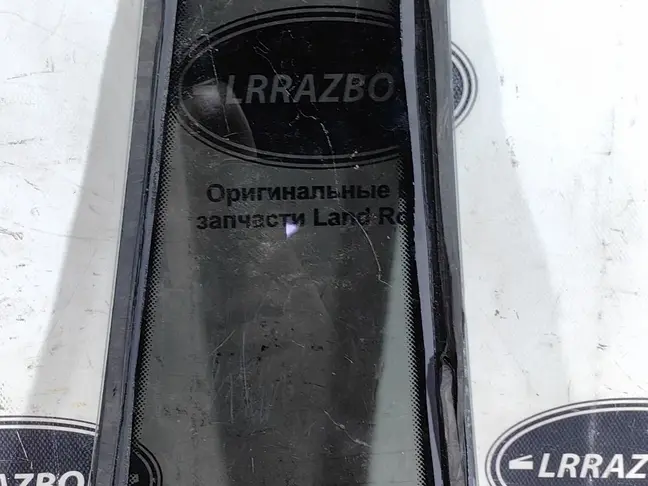 Форточка задняя правая прозрачная Range Rover L322
