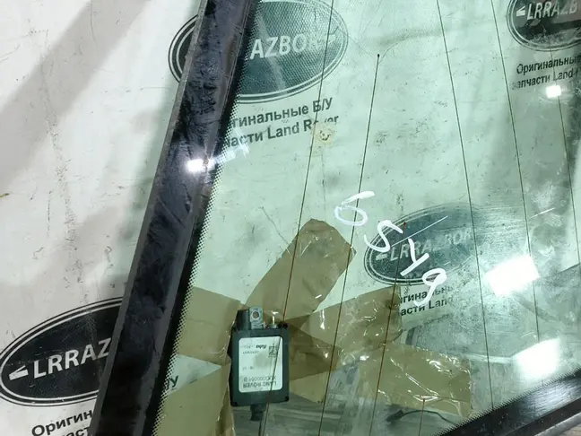 Стекло кузовное глухое правое Range Rover L322
