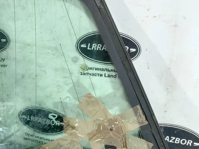 Стекло кузовное глухое правое Range Rover L322