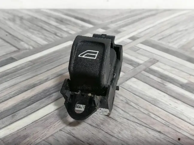 Кнопка стеклоподьемника Land Rover Freelander 2