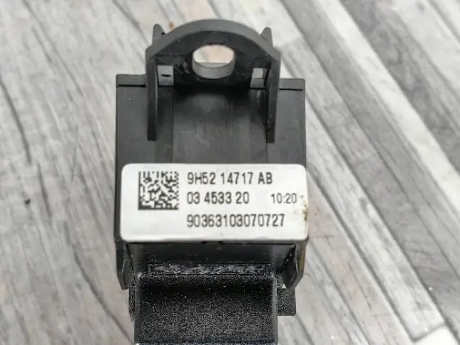 Кнопка стеклоподьемника Land Rover Freelander 2