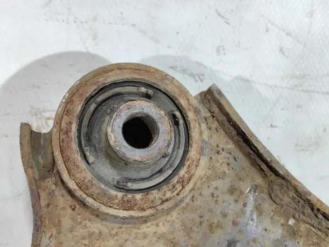 Рычаг левый передний Land Rover Freelander 2 2.2