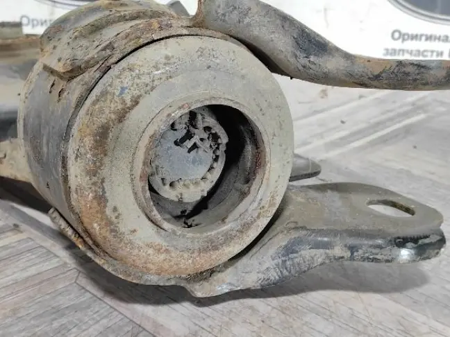 Рычаг левый передний Land Rover Freelander 2 2.2