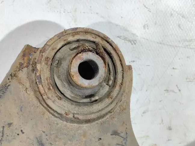 Рычаг левый передний Land Rover Freelander 2 2.2