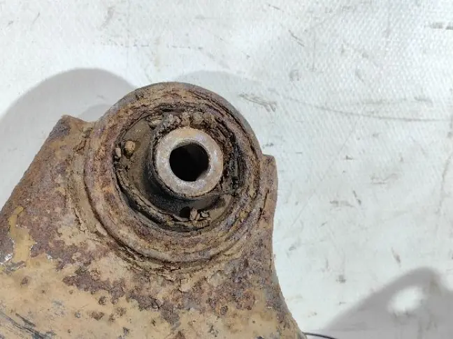 Рычаг левый передний Land Rover Freelander 2 2.2