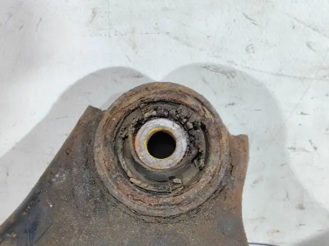 Рычаг левый передний Land Rover Freelander 2 2.2