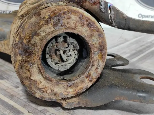 Рычаг левый передний Land Rover Freelander 2 2.2