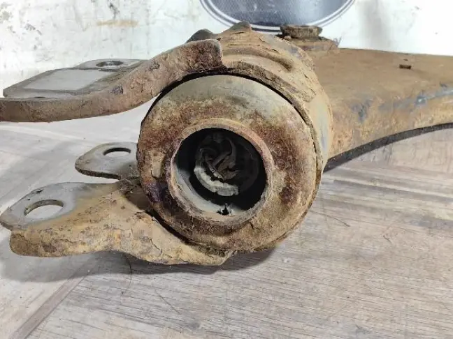 Рычаг правый передний Land Rover Freelander 2 2.2