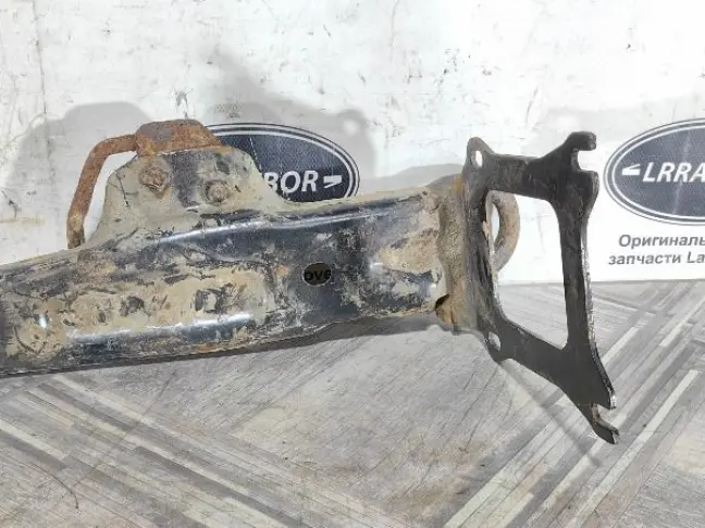 Буксировочная проушина Land Rover Freelander 2
