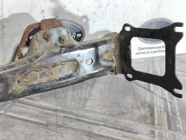 Буксировочная проушина Land Rover Freelander 2