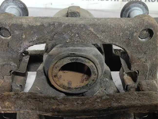 Суппорт задний левый Land Rover Freelander 2.2