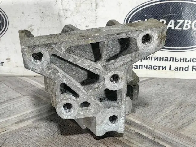 Кронштейн ДВС правый Land Rover Freelander 2 2.2
