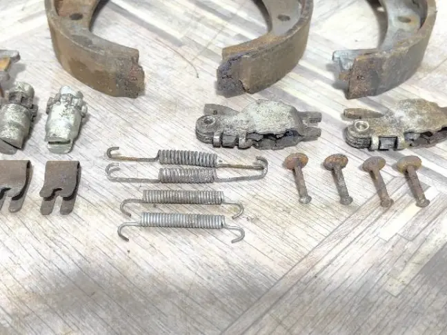 Механизм ручника 2 стороны Land Rover Freelander 2