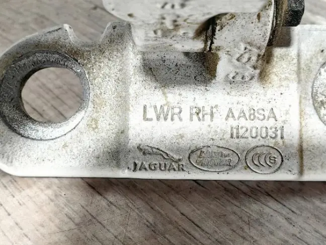 Петля двери правая Land Rover Freelander 2 L359