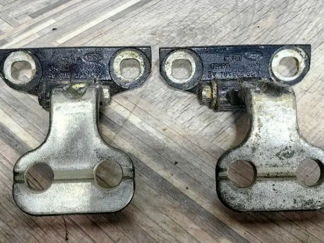 Петля двери правая Land Rover Freelander 2 L359