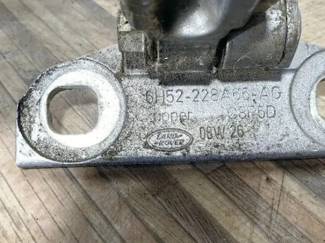 Петля двери правая Land Rover Freelander 2 L359