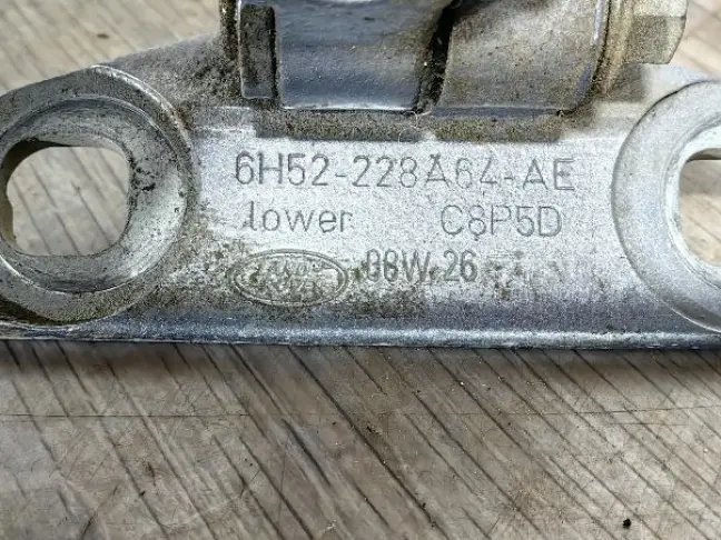 Петля двери правая Land Rover Freelander 2 L359