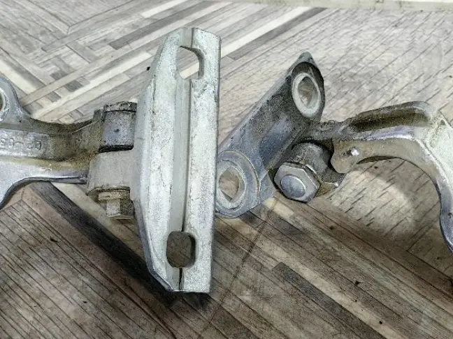 Петля двери правая Land Rover Freelander 2 L359