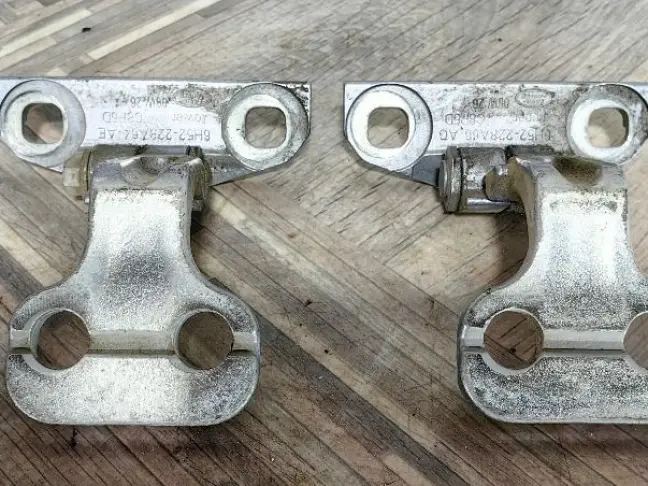 Петля двери правая Land Rover Freelander 2 L359