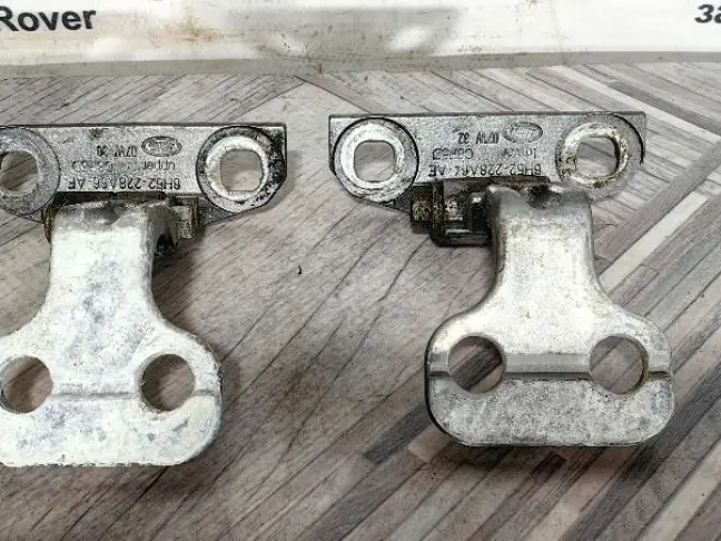 Петля двери правая Land Rover Freelander 2 L359