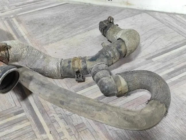 Патрубок охлаждения Land Rover Freelander 2 2.2